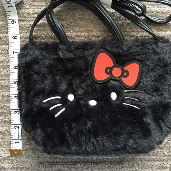 Furry Hello Kitty Tote - Picture 4 of 6